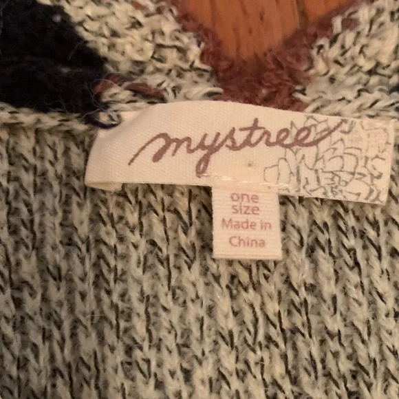 Mystree Sweater Wrap (Tan & Blue) - Picture 6 of 9